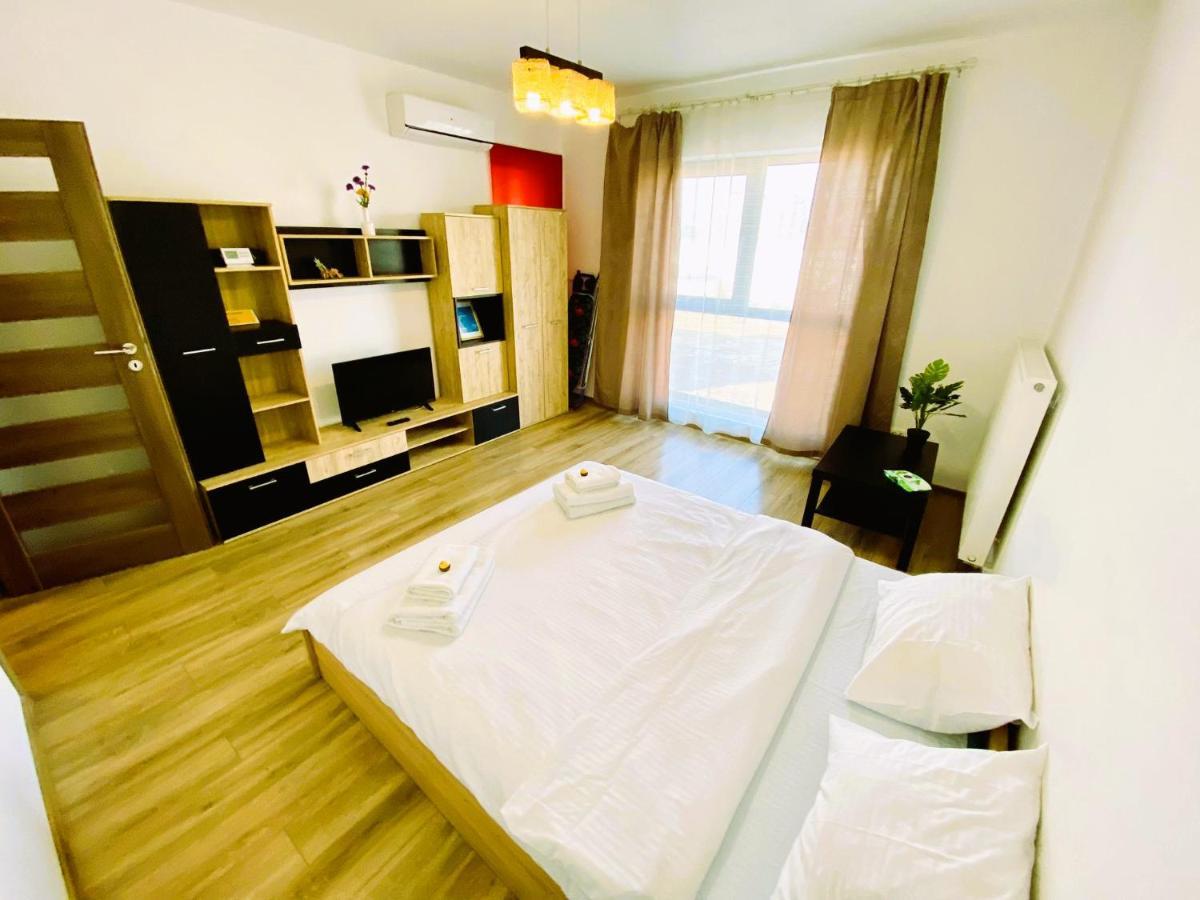 Plaza Apartment